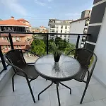 Comfortable, Stylish, Centrally Located Apartment