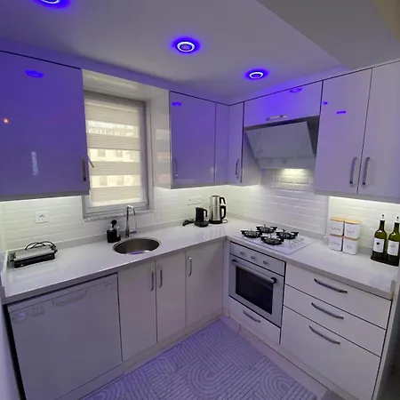 Comfortable, Stylish, Centrally Located