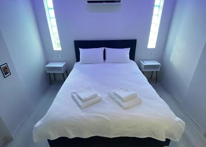 Comfortable, Stylish, Centrally Located Appartamento *