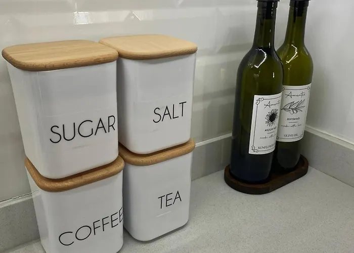 Comfortable, Stylish, Centrally Located Appartamento