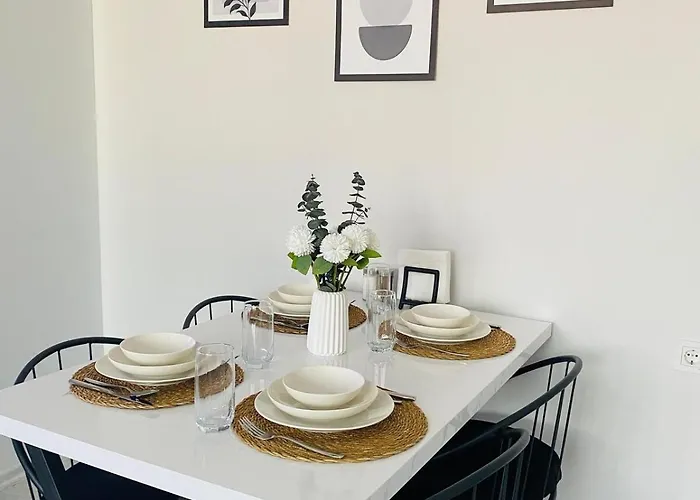 Comfortable, Stylish, Centrally Located *