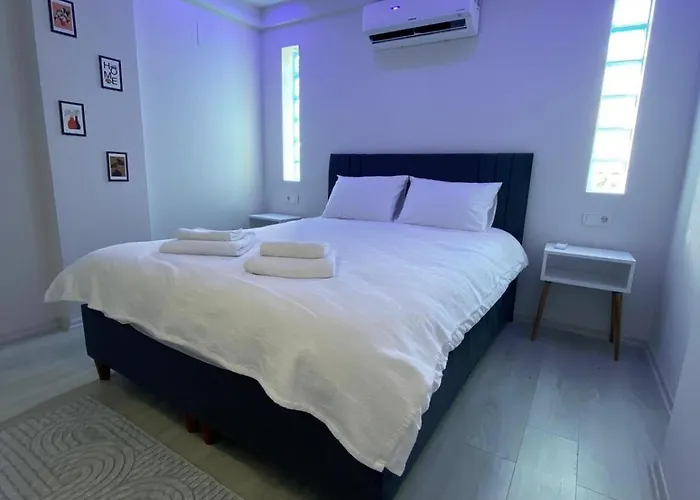 Comfortable, Stylish, Centrally Located Appartamento